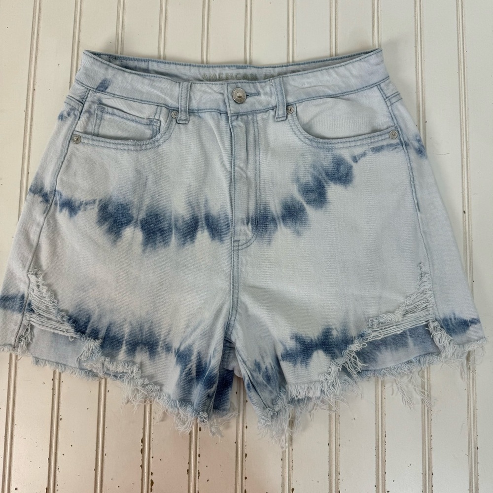 American Eagle Jean Short Women's 6 Highest Rise Mom‎ Short Distressed Raw Hem